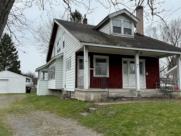 211 Russell Ave, Liverpool, NY 13088