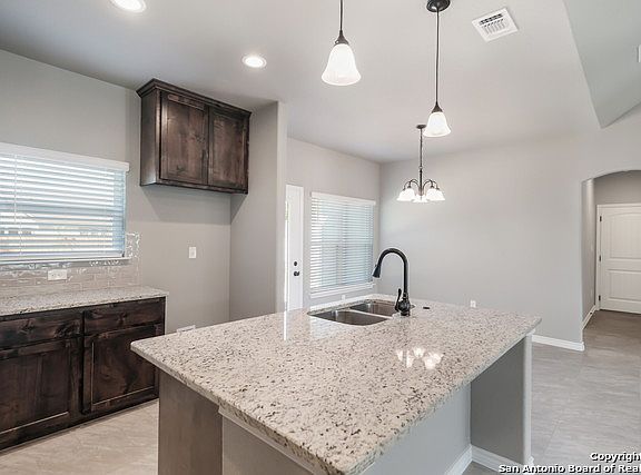 5th image of 1208 River Oaks Blvd