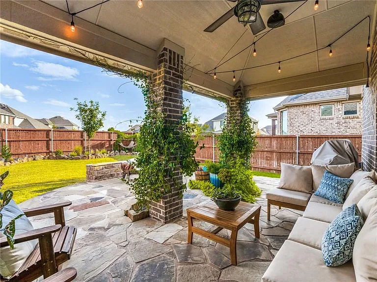 5517 Holloway Hl — Photo 20