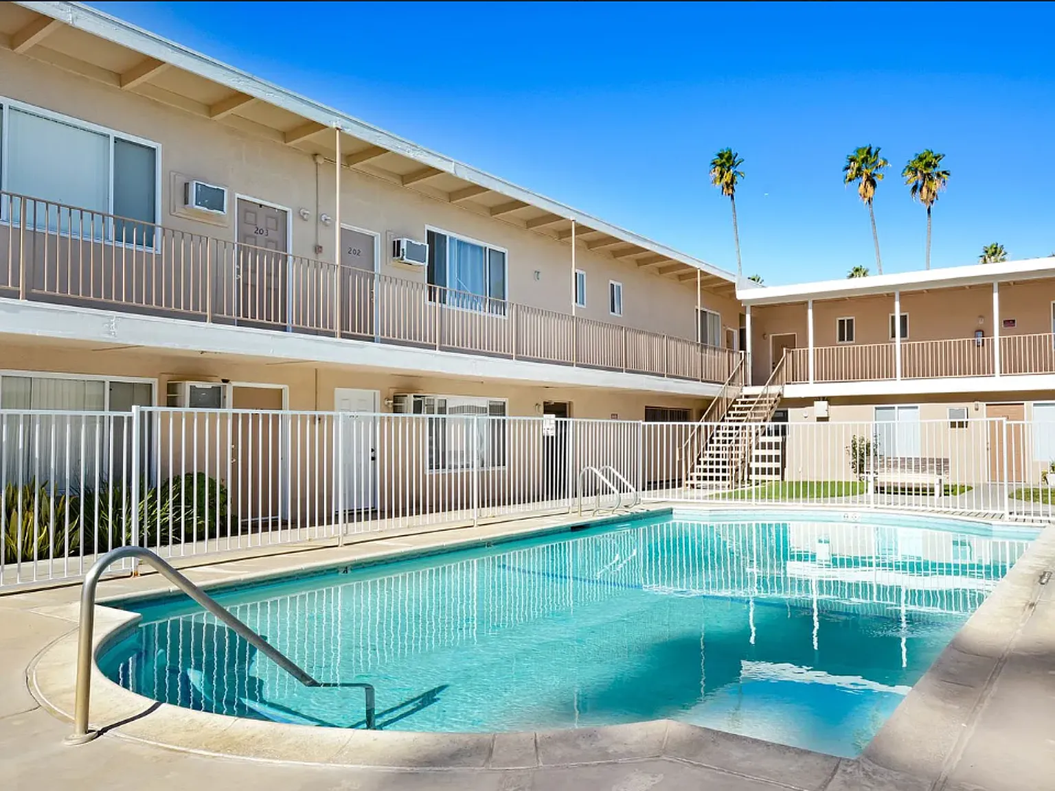 Sandra's Apartments — Photo 3