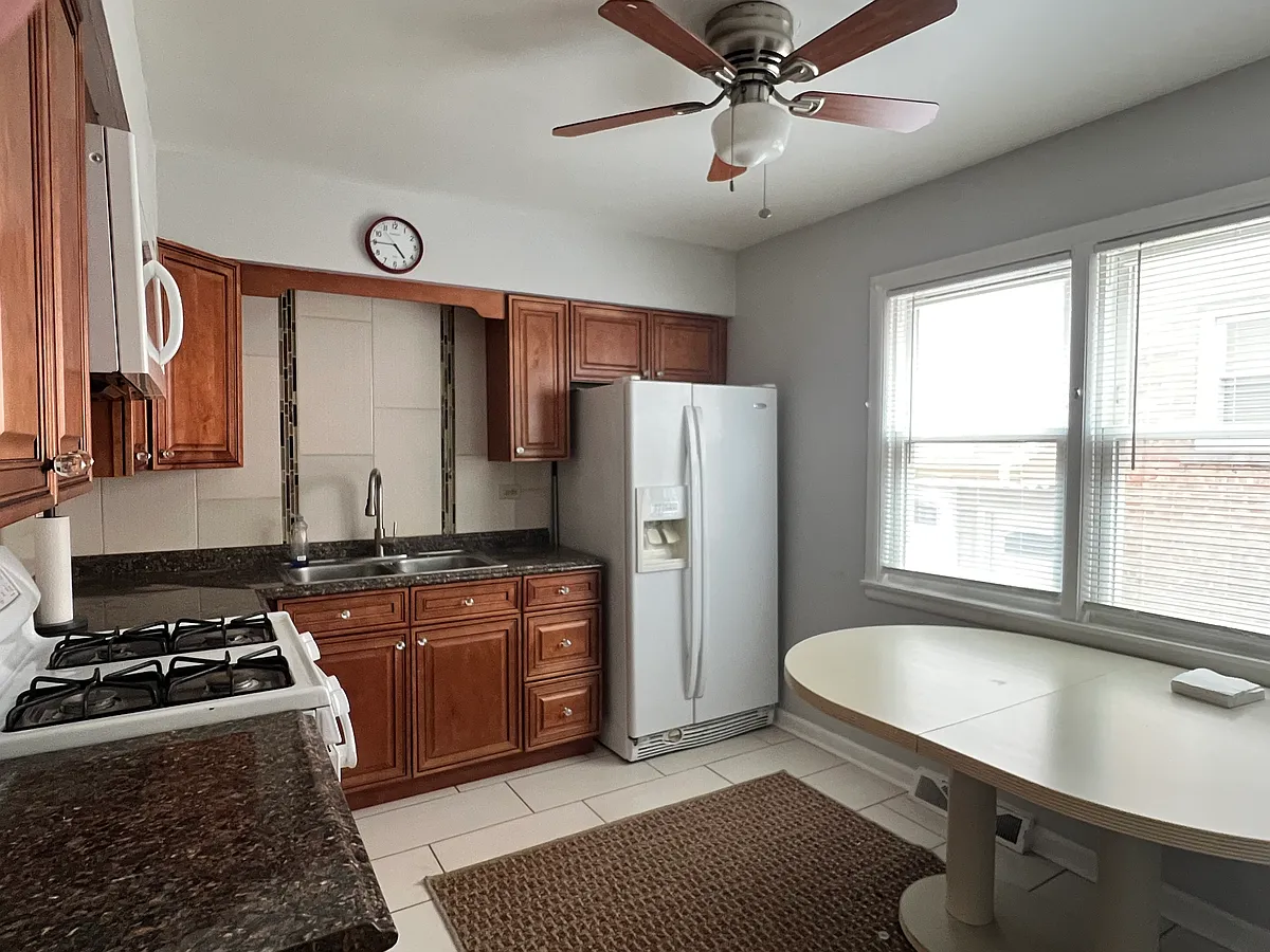 Building Photo - 5645 N Central Ave #1E