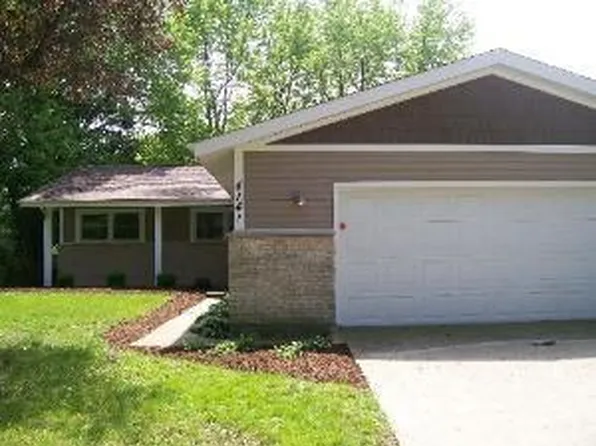 4141 Applewood Ln, Matteson, IL 60443