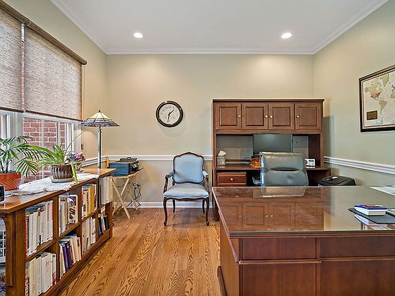 3rd image of 102 Foxchase Dr