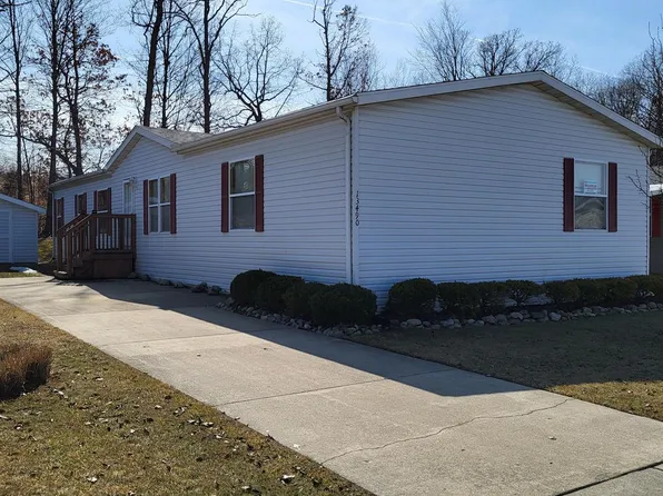 13490 Denver Dr, Hartland, MI 48353