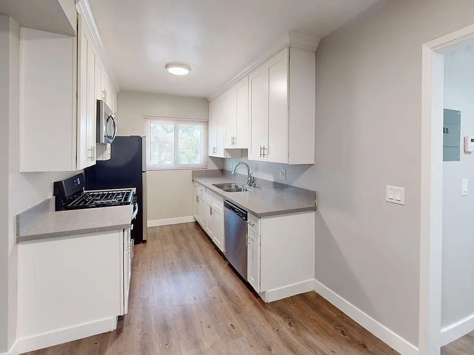 232 W Olive St