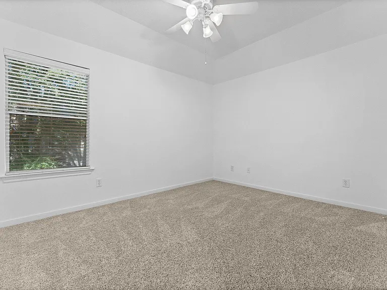 39 E Burberry Cir — Photo 30