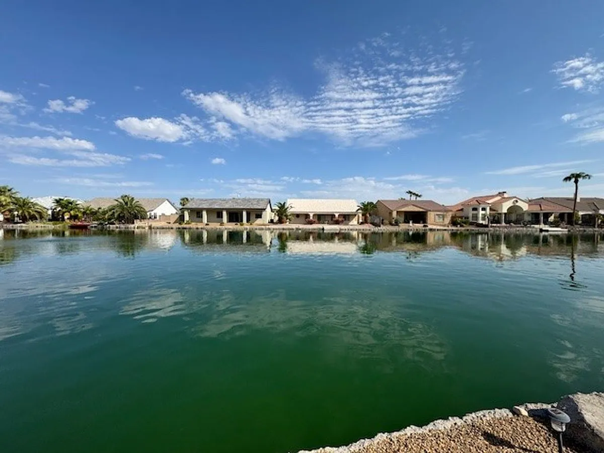 Building Photo - 2061 E Lago Grande Pl