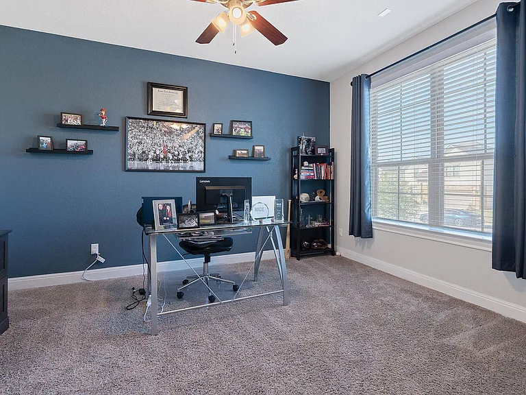 209 Birkshire Dr — Photo 3