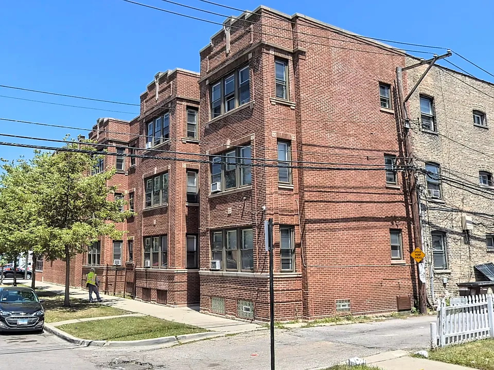 5655-59 W North Ave #1549-53