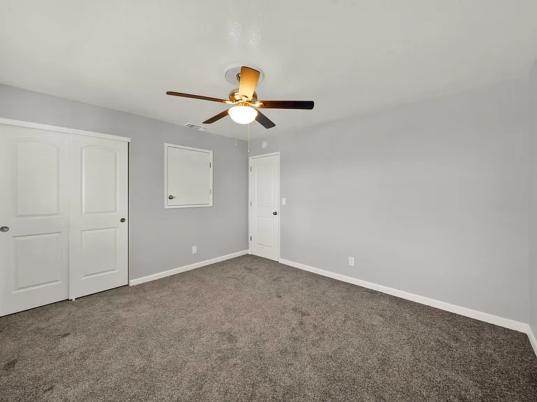Heather Ridge Apartments — Photo 16