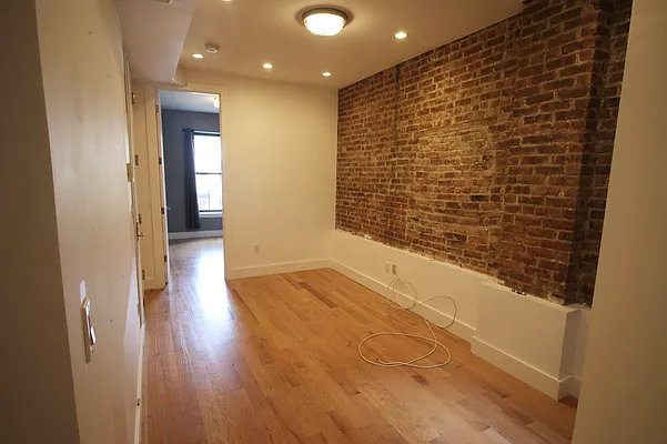 Rented by Delmark Realty LLC | media 12