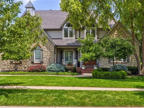 14107 Manor Dr, Leawood, KS 66224