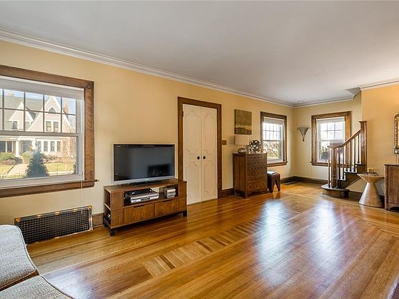 4th image of 1053 Abbieshire Ave