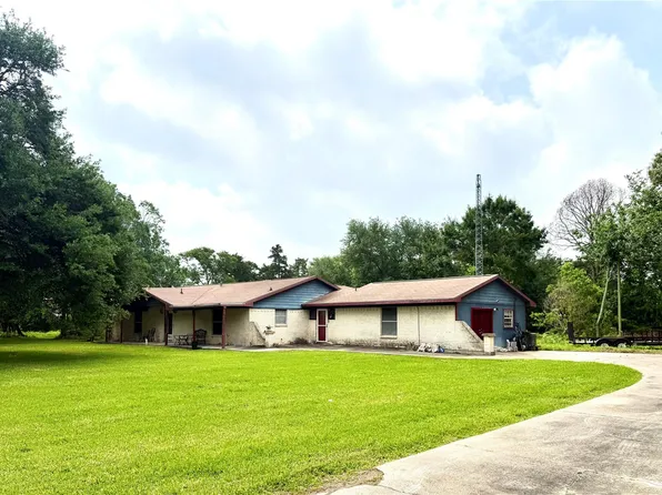 8415 Schiro Rd, Hitchcock, TX 77563