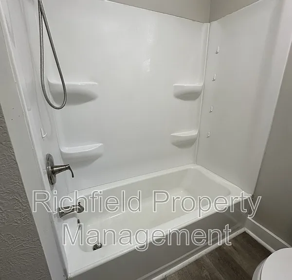 218 N Tacoma Ave — Photo 8