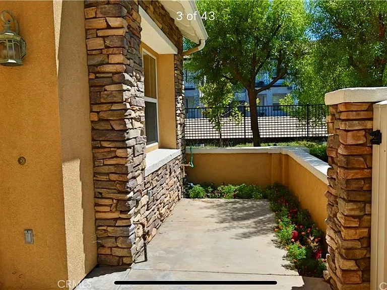 12199 N Main St #3 — Photo 2