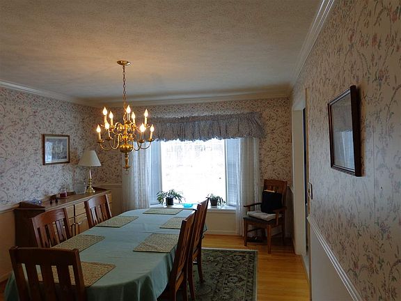 5th image of 605 Sugar Maple Ln