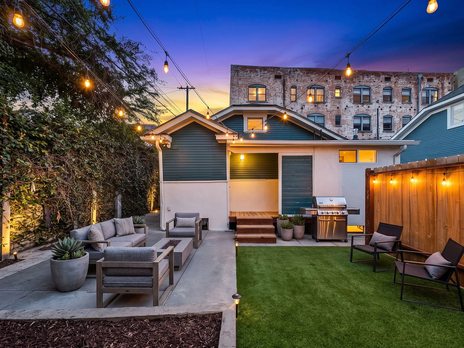 2 bed, 1.5 bath, 1040 sqft, $4,550 — Photo 4