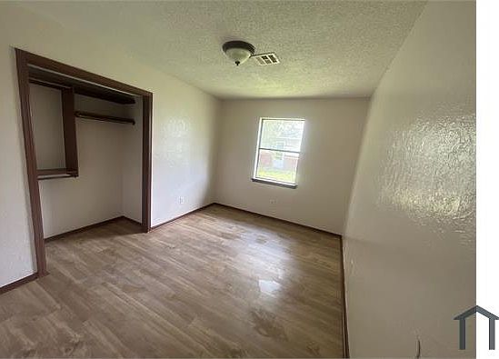 5th image of 4602 S Santa Fe Ave