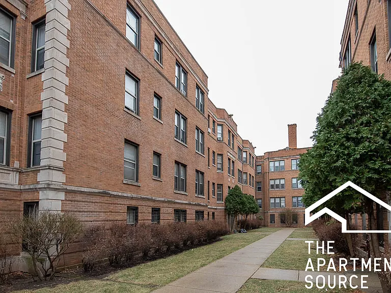 1365 W Estes Ave #2P — Photo 10