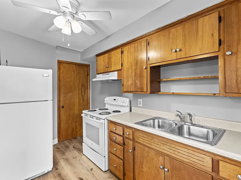 723 Village Dr — Photo 12