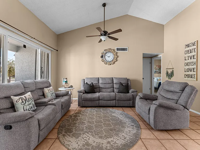 8742 W Meadowbrook Ave — Photo 7