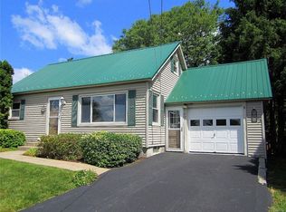 102 W Dauenhauer St, East Syracuse, NY 13057