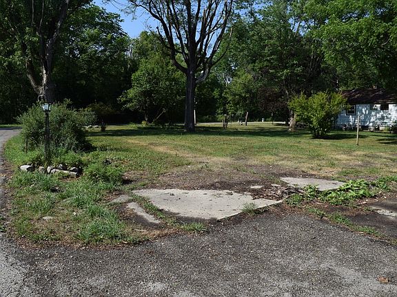 4th image of 15N384 Richardson Dr
