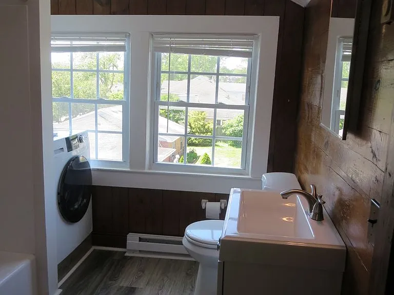 409 Hobart Ave — Photo 8