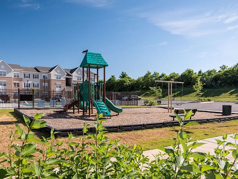 Residences at Jefferson Crossing — Photo 14