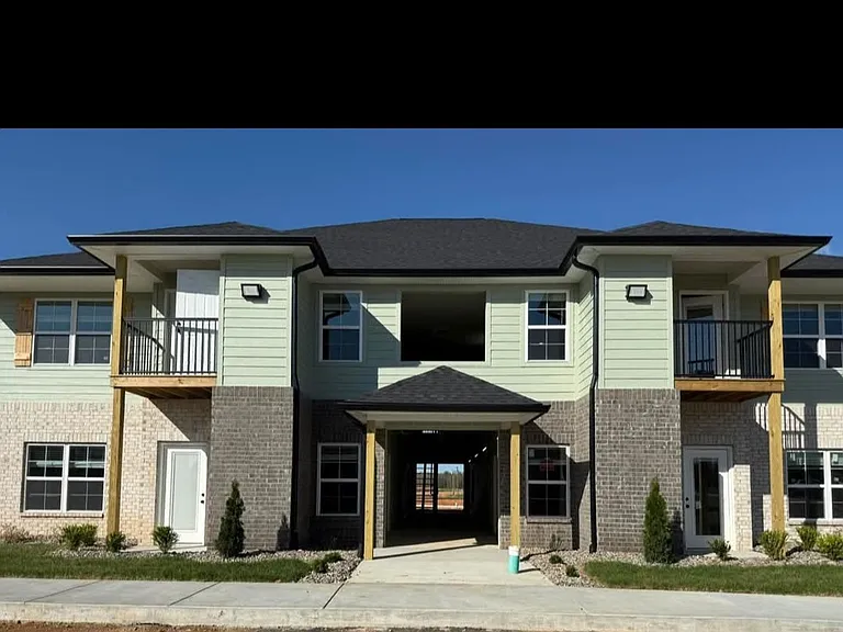 207 Palmer Ct — Photo 1