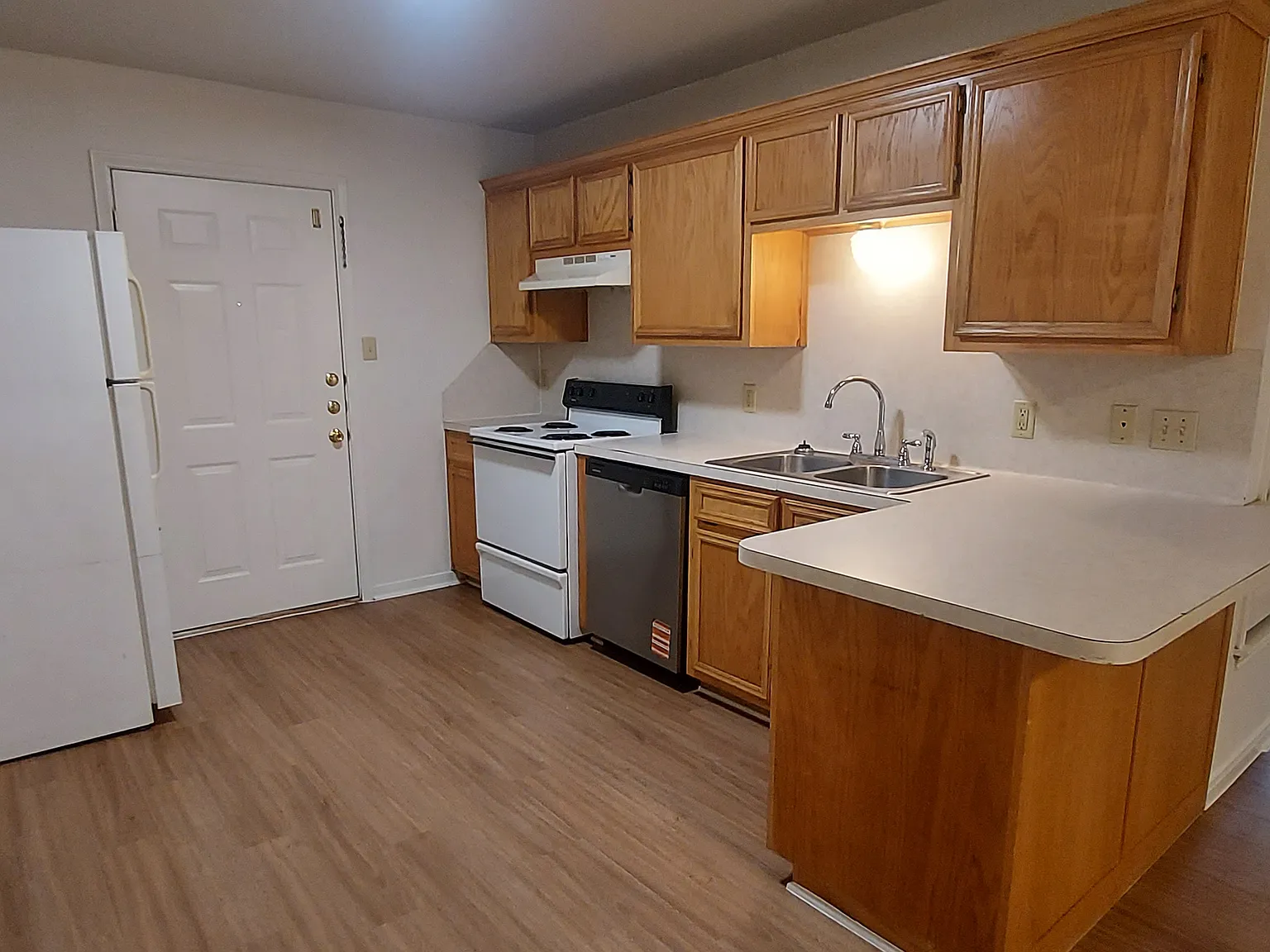 2 bed, 866 sqft, $1,100 — Photo 3