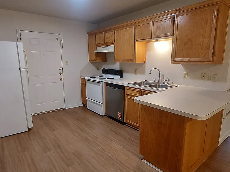 404 Avenue S #B — Photo 3