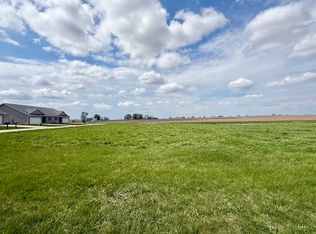 218 Northpointe Dr, Gifford, IL 61847