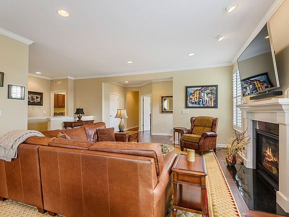 5th image of 3145 Valcour Dr