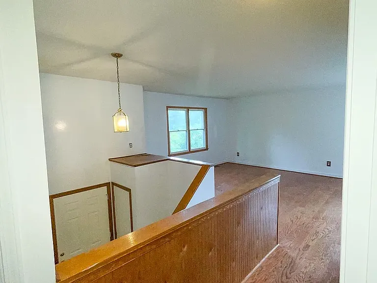 10 Miami Cir — Photo 8