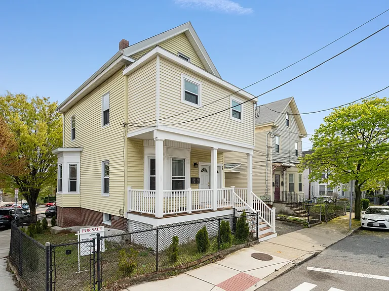 79 Derby St #2 — Photo 11