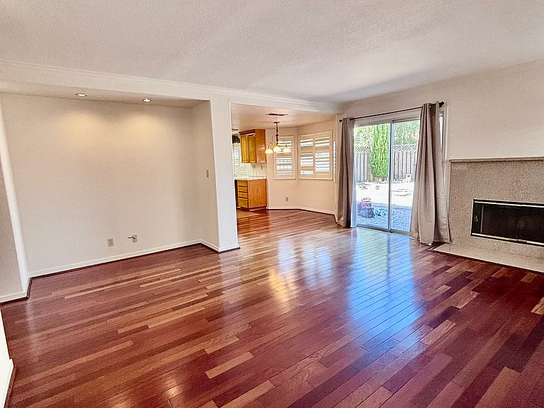 43991 Beretta Dr — Photo 12