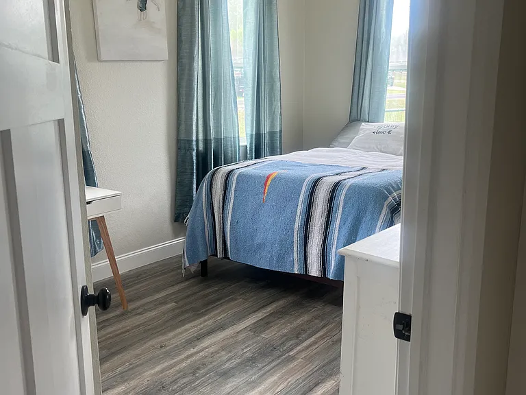 522 Shore Dr — Photo 5