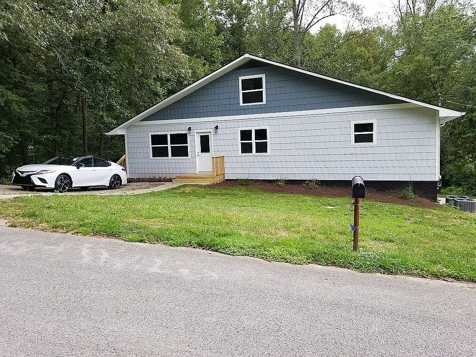 1st image of 158 Oak Dr