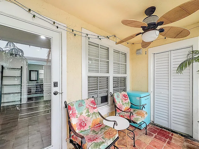 305 SE 11th Ave #D — Photo 17