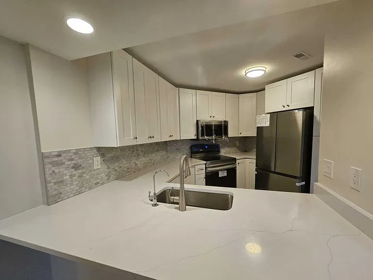 1526 Westgate Dr #1526 — Photo 3