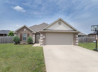 531 Sundowner Ranch Ave, Prairie Grove, AR 72753