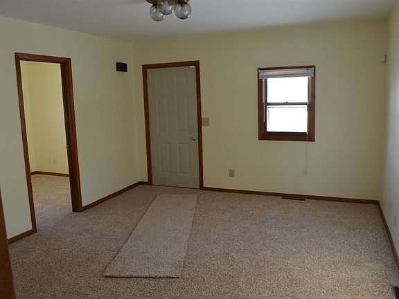 4th image of 226 N Oakhill Ave