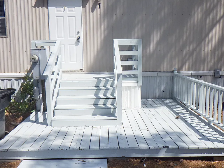 553 Country Ln #7 — Photo 4