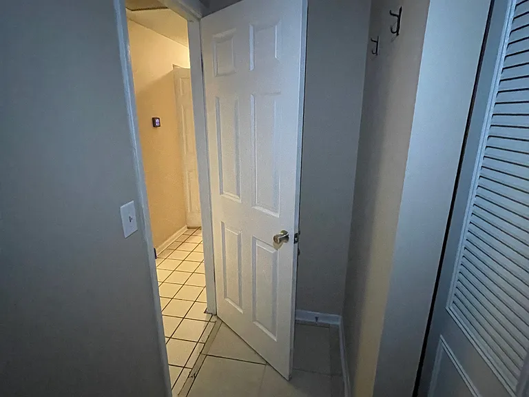 1517 Jupiter Ave — Photo 16