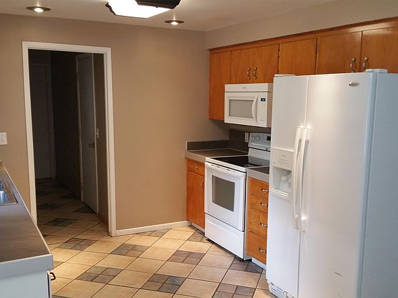 5th image of 10807 35th Ave SE