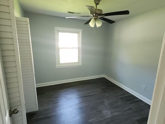 5th image of 1011 Harrison Rd