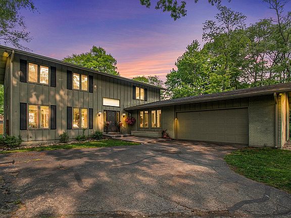 2nd image of 54559 Whispering Oak Dr