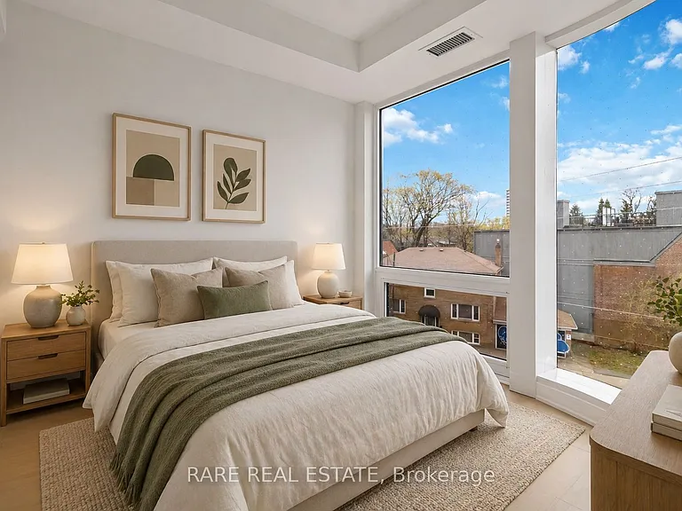 322 Dupont St #305 — Photo 8